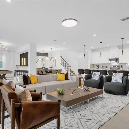 9 Bedrooms- 6,5 Bathrooms- Solara 2369 Sw